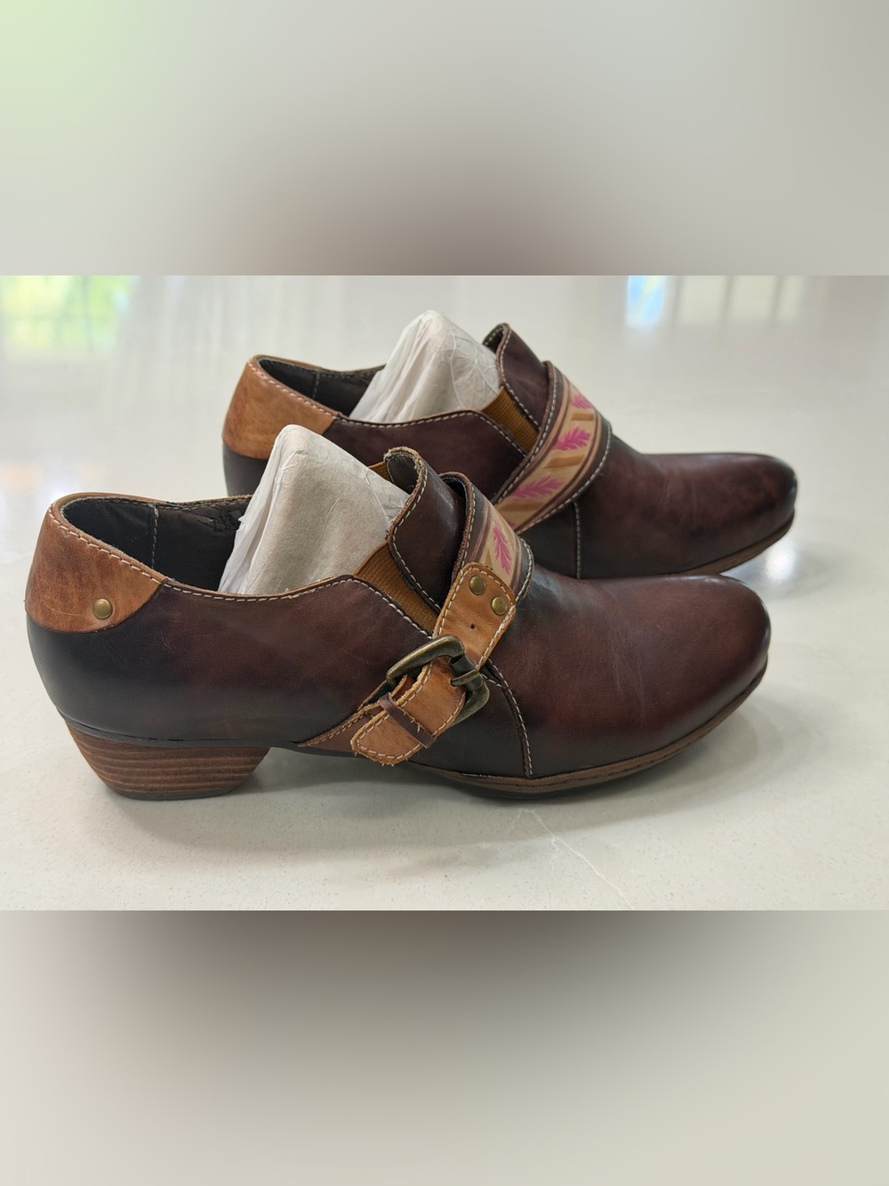 L'Artiste by Spring Step Lynette Brown Leather Floral Shootie, Size 38